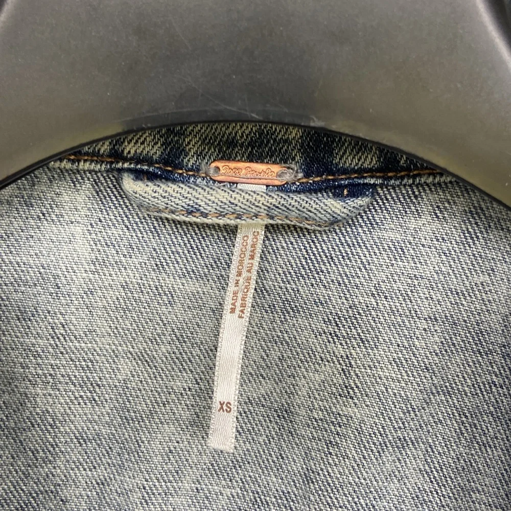 Free People “Rumors”‎ denim jacket. Size XS - Picture 6 of 7